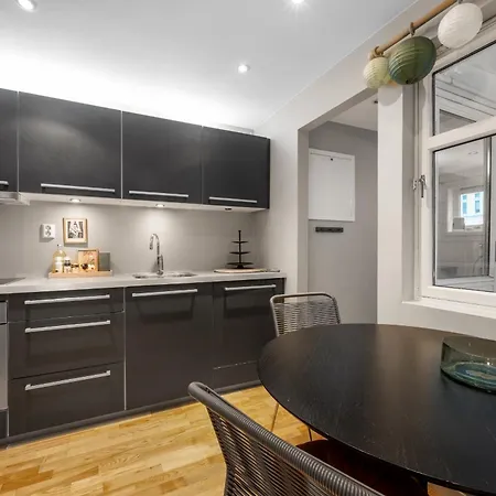 Apartment Modern In 1840-building At Nordnes *