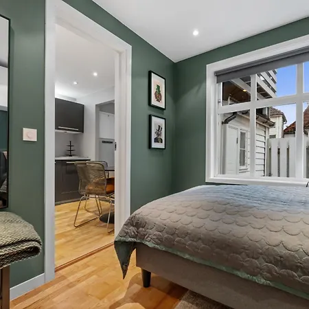 Modern In 1840-building At Nordnes Apartment Bergen