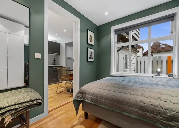 Modern In 1840-building At Nordnes 아파트 베르겐