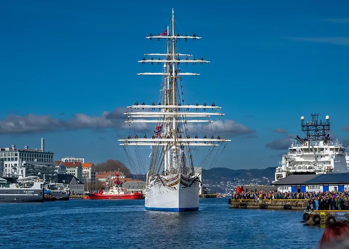 Modern In 1840-building At Nordnes * 베르겐